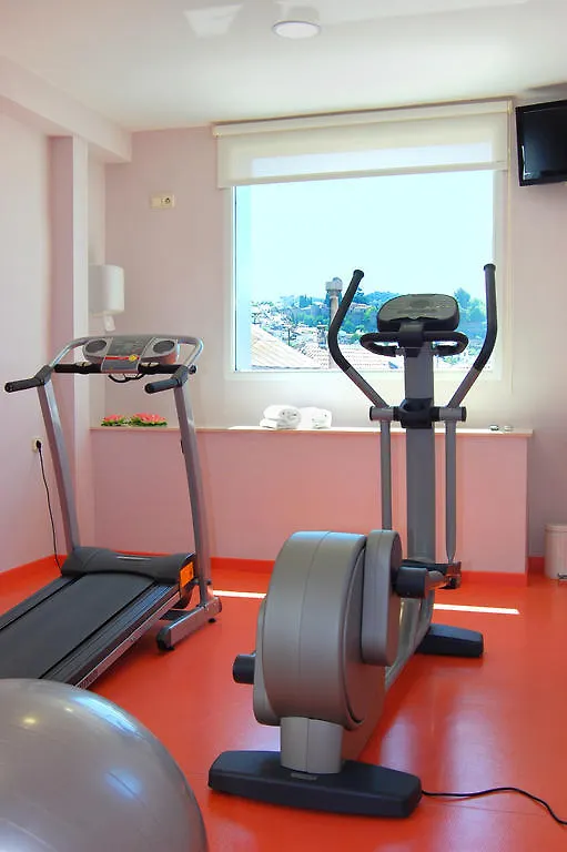 Hotel Macia Condor Гранада